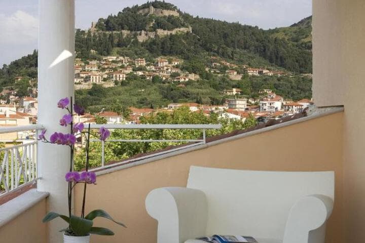 Explore Pillini