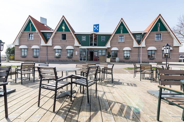 Explore Sint Pancras