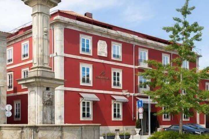 Explore Perre