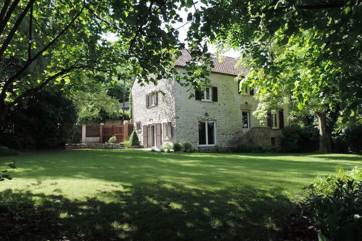 Explore Corroy Le Grand