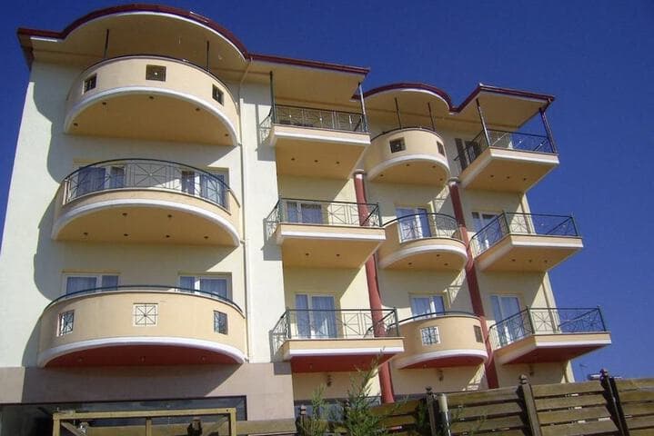Explore Paralia Skotinis
