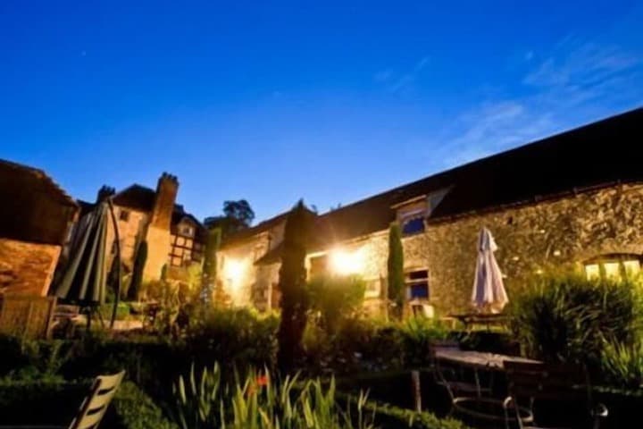 Explore Woofferton