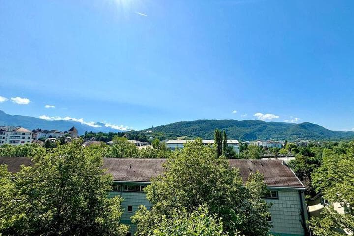 Explore Annecy Old Town