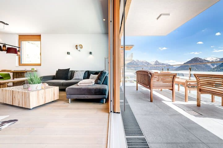 Explore Aussergosten