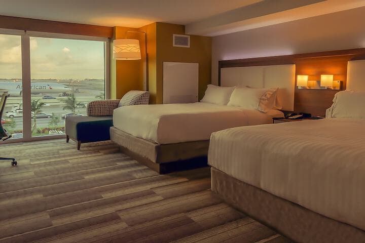 Holiday Inn Express & Suites Miami Airport East by IHG