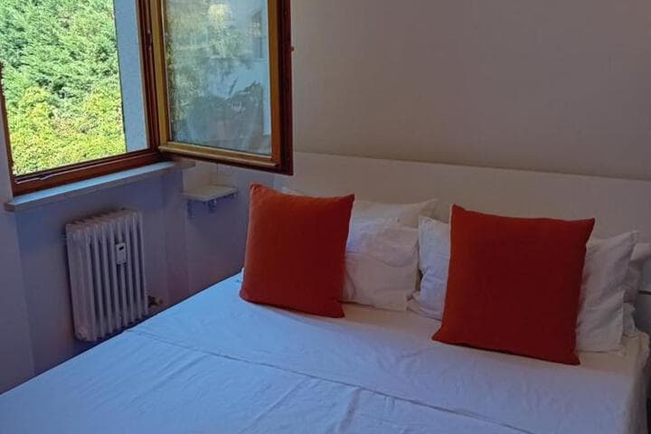 Explore Peschiera Del Garda City Centre