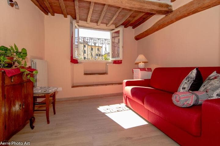 Explore Nozzano Castello