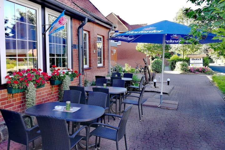 Explore Honerdingen