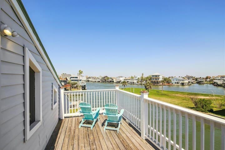 Explore Sandhill Shores