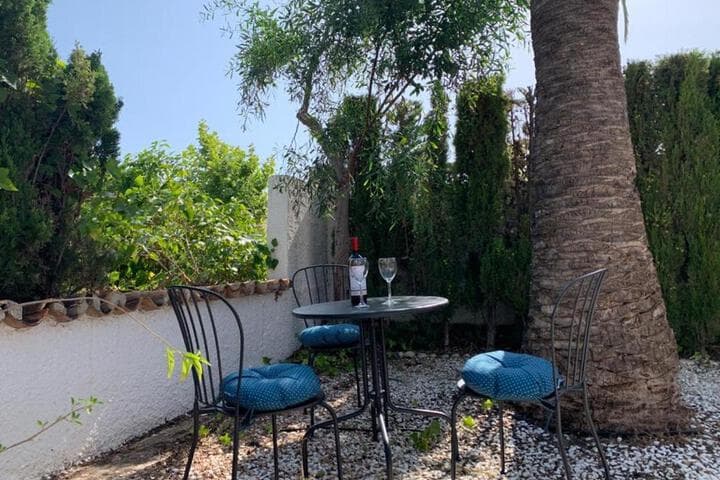 Explore El Albir