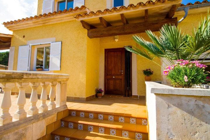 Explore Cala Mesquida
