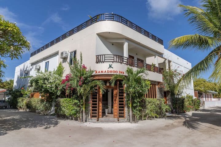 Explore Dharavandhoo
