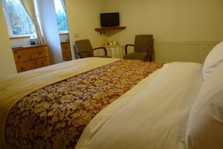 Explore Laragh