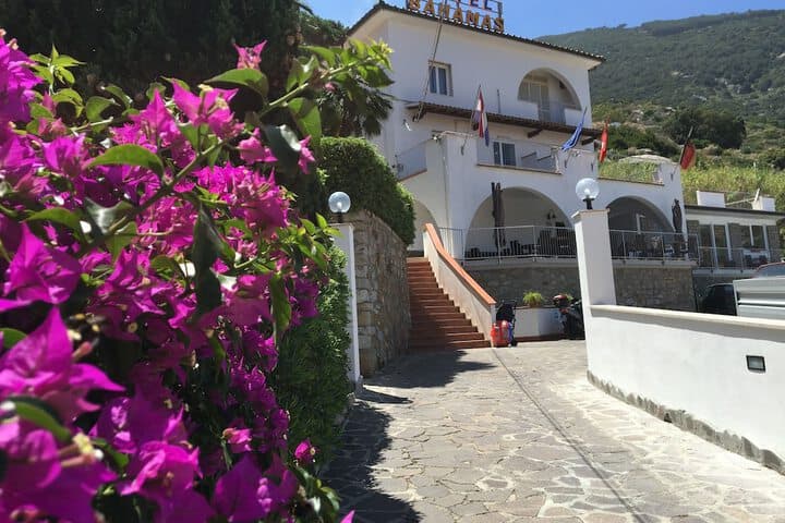 Explore Giglio Campese