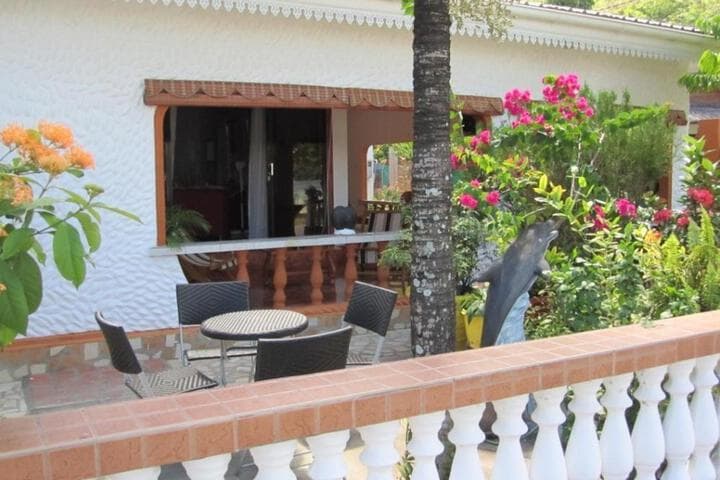 Explore La Digue