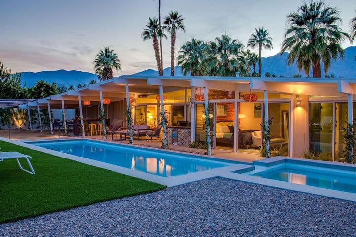 Explore La Quinta