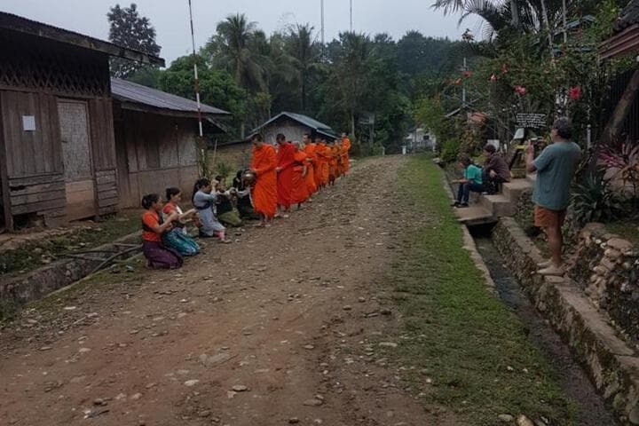 Explore Ban Phanglouang