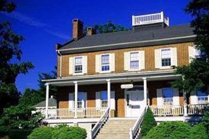 Explore Lake Heritage