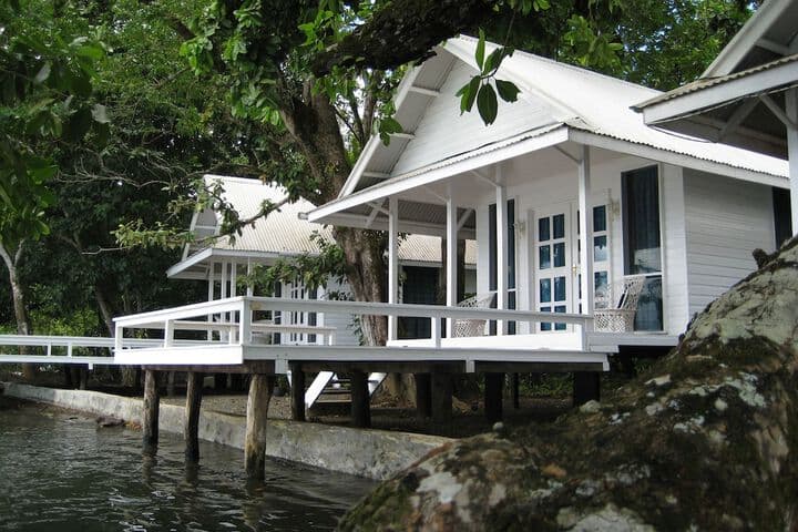 Explore Islands Region