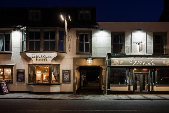 Explore Abbots Ripton