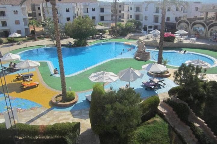 Explore Ras Nasrani