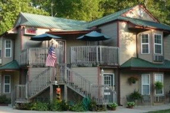 Explore Rutherfordton