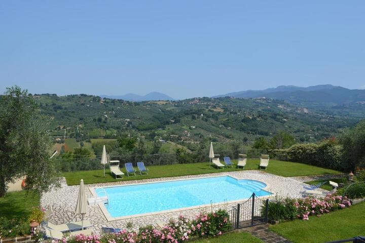 Explore Canneto