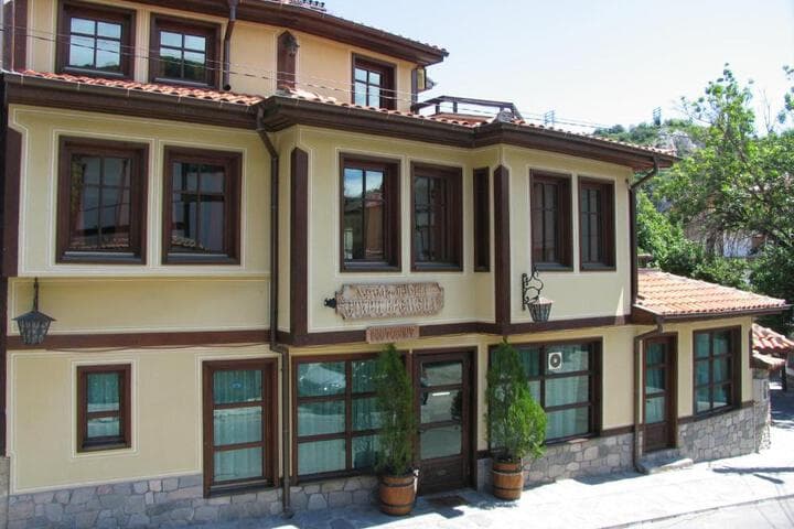 Explore Mostovo