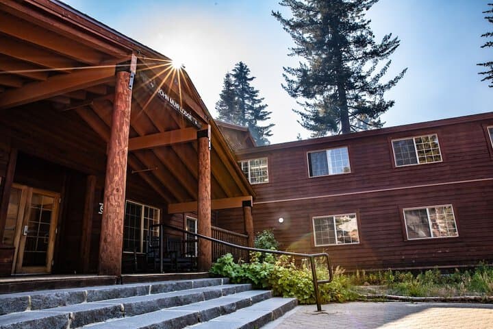 Explore Grant Grove Village