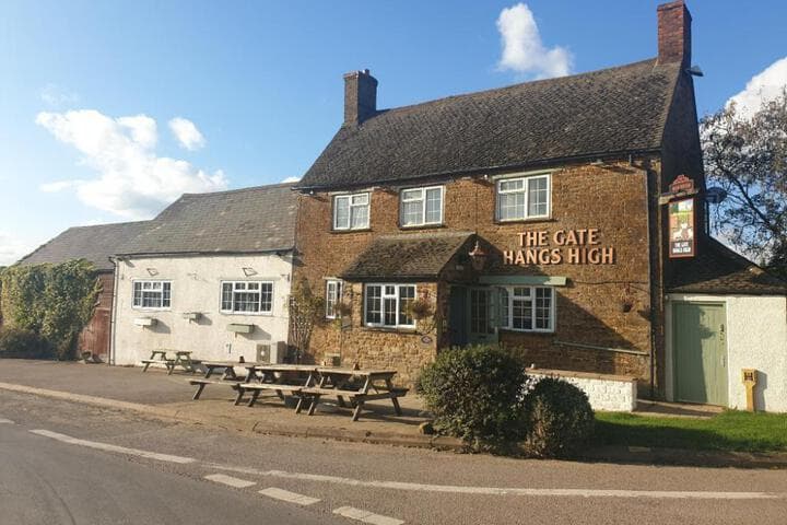 Explore Aynho