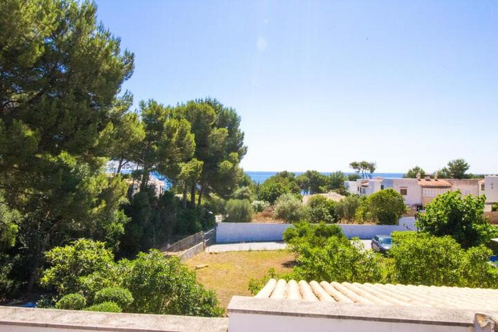 Explore Cala Gat