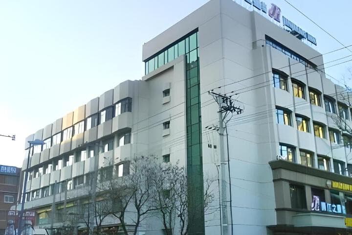 Explore Shuangta District