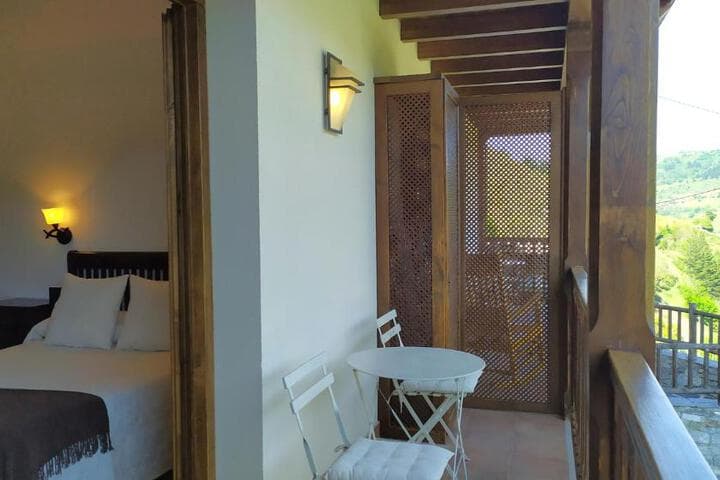 Explore Posada De Rengos