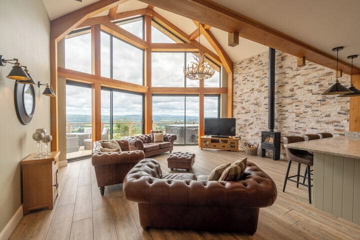 Explore Shireshead
