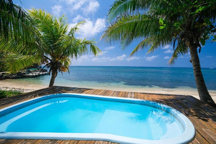 Explore Roatan