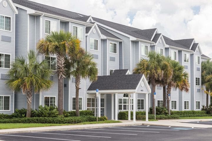 Explore Palm Terrace Gardens