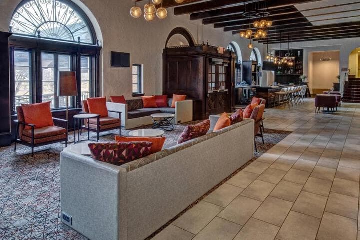 Explore Downtown Kansas City