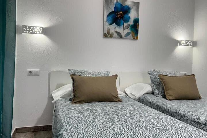 Explore La Ribera De La Oliva