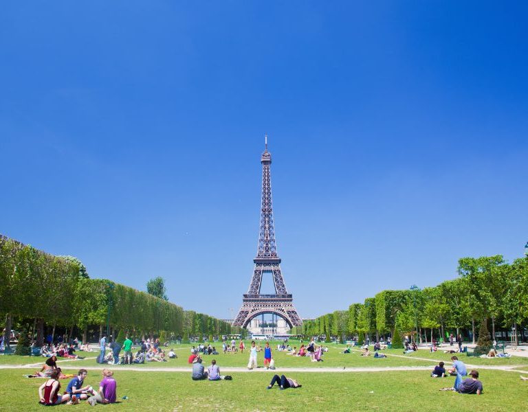 Visiting Eiffel Tower Tips: 9 Practical Advice for Smooth Experience!